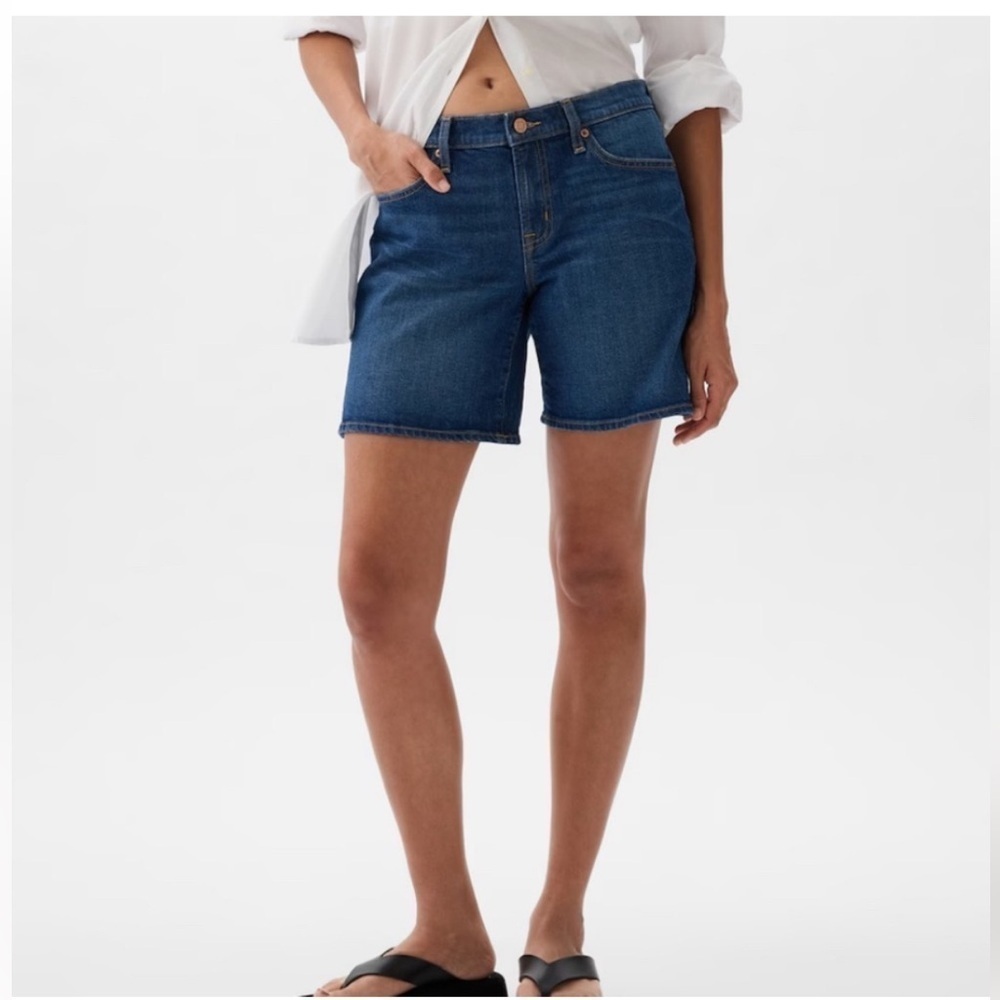GAP Women’s 5” Short Mid Rise Dark Denim Short 30 10R